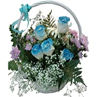 Rosas azules naturales a domicilio en cesta con gastos de envio y nota dedicatoria incluidos en el precio.
